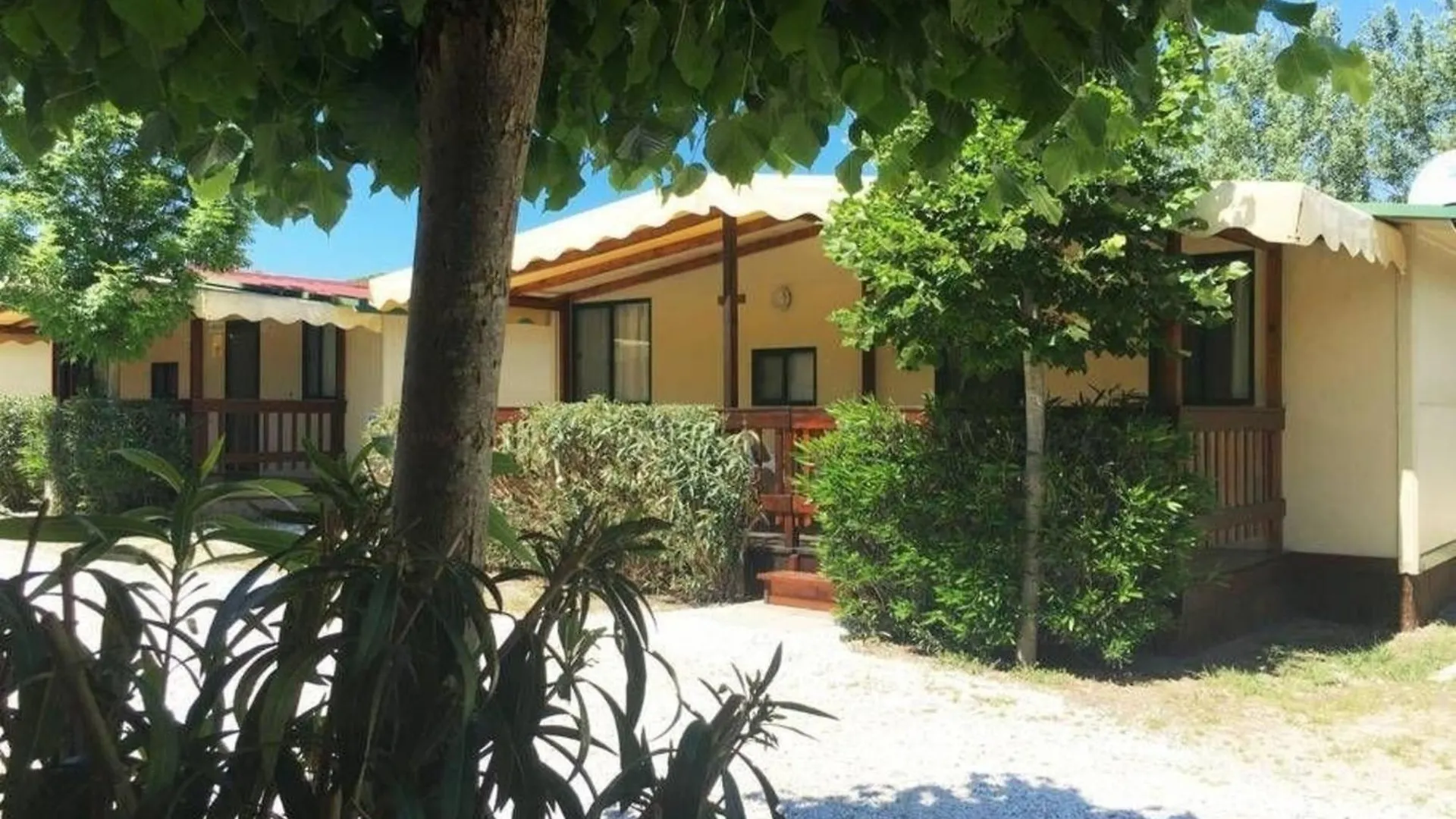 Apartment Ein Grosses Mobilheim Auf Einem Campingplatz Nahe Dem Meer Und Dem Badeort Viareggio